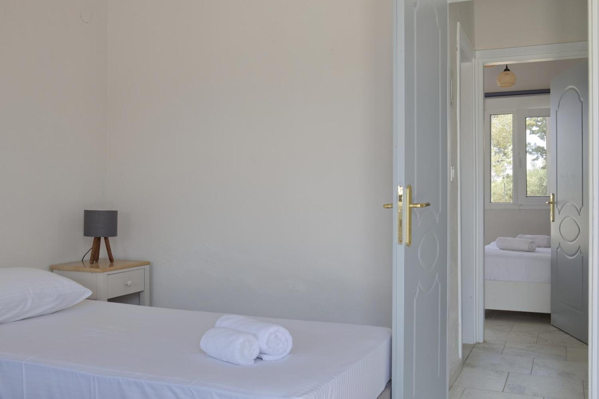 Marele Hills Apartments Néa Fókaia エクステリア 写真